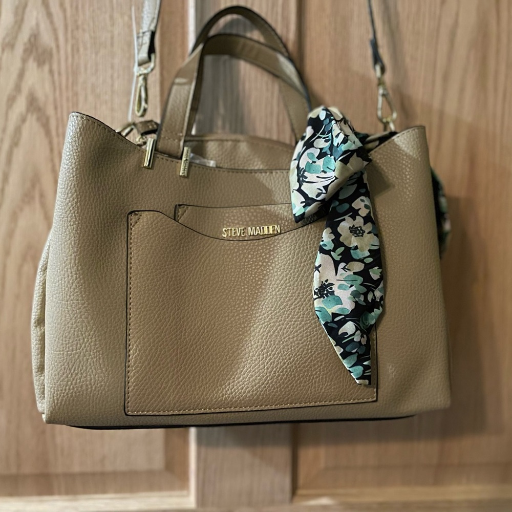 Steve Madden hand bag with removable cosmetic bag & scarf. New with tags!